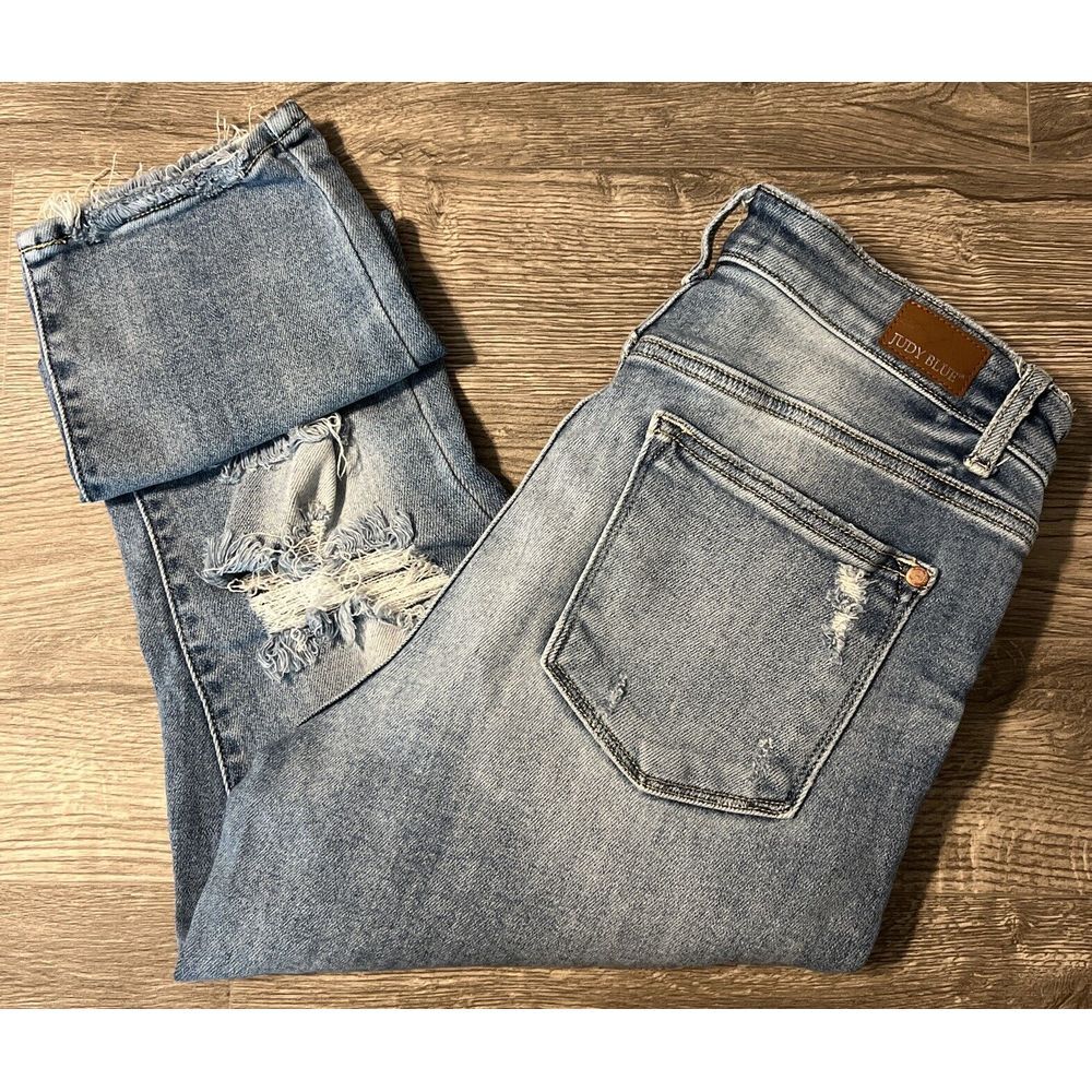 Judy Blue Tell It‎ To Me Straight Light Wash Distressed Jeans Size 5/27(27x26)